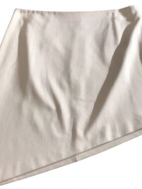 Cache size 12 cream colored mini skirt asymmetrical with slit